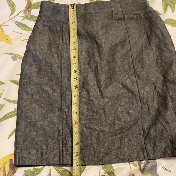 Bebe size 6 pencil skirt with back slit - preloved - Picture 6 of 7